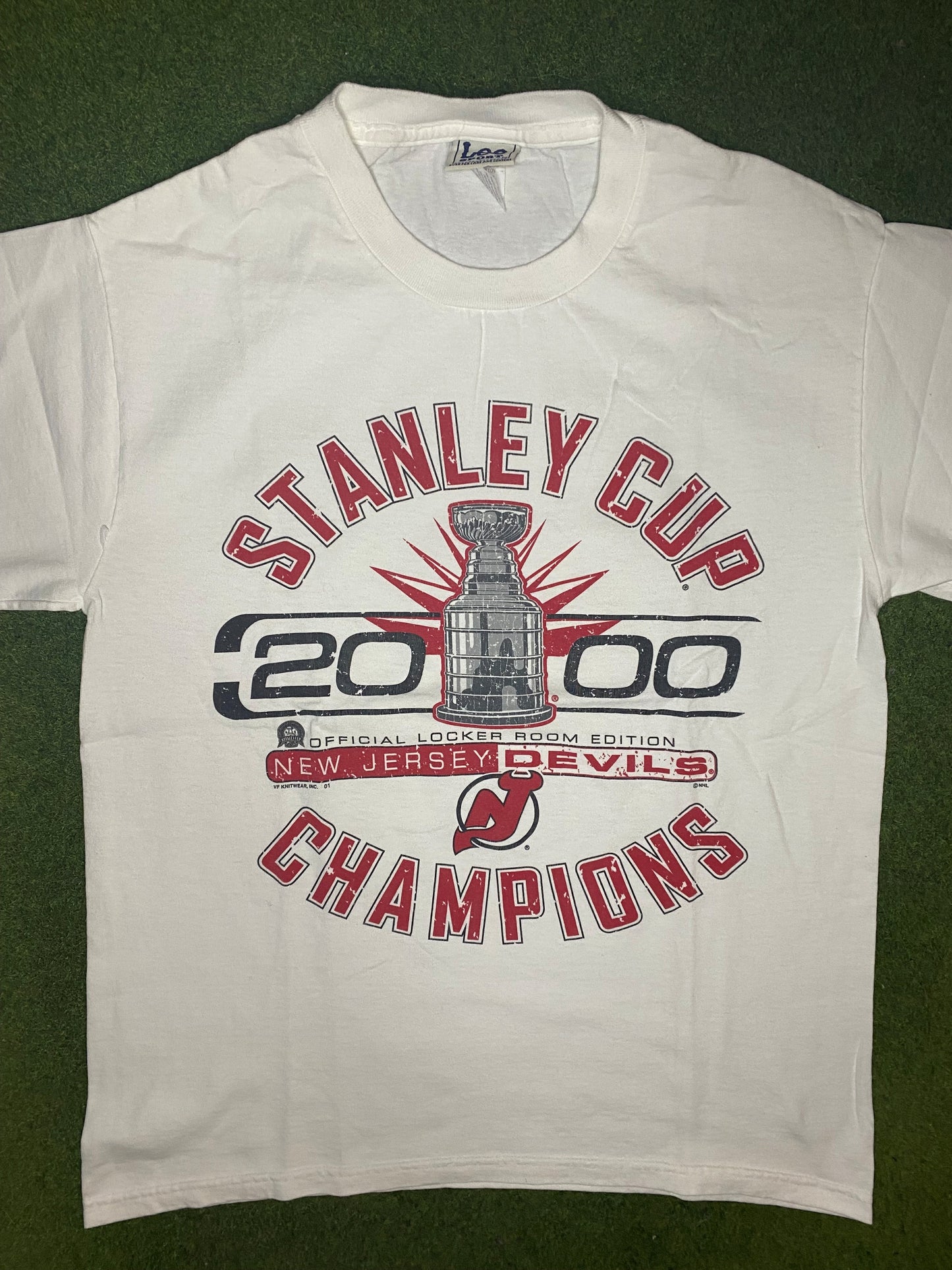 2000 New Jersey Devils - Stanley Cup Champions - Vintage NHL T-Shirt (Medium) - Gametime Vintage