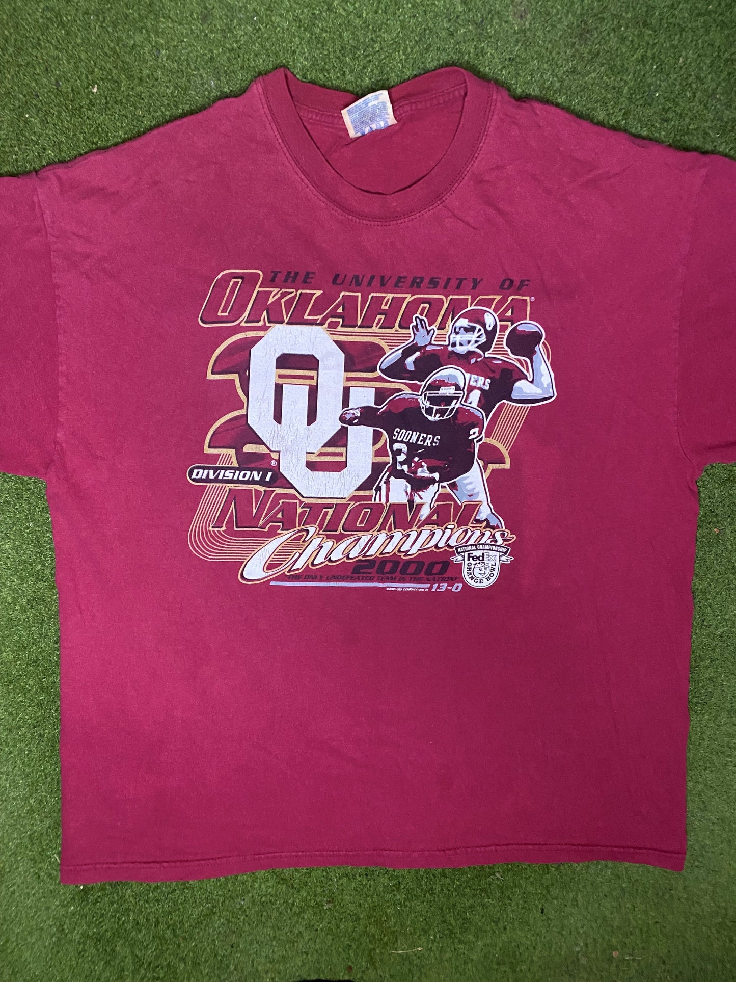 2000 Oklahoma Sooners - 13-0 National Champions - Vintage College T-Shirt (XL) 