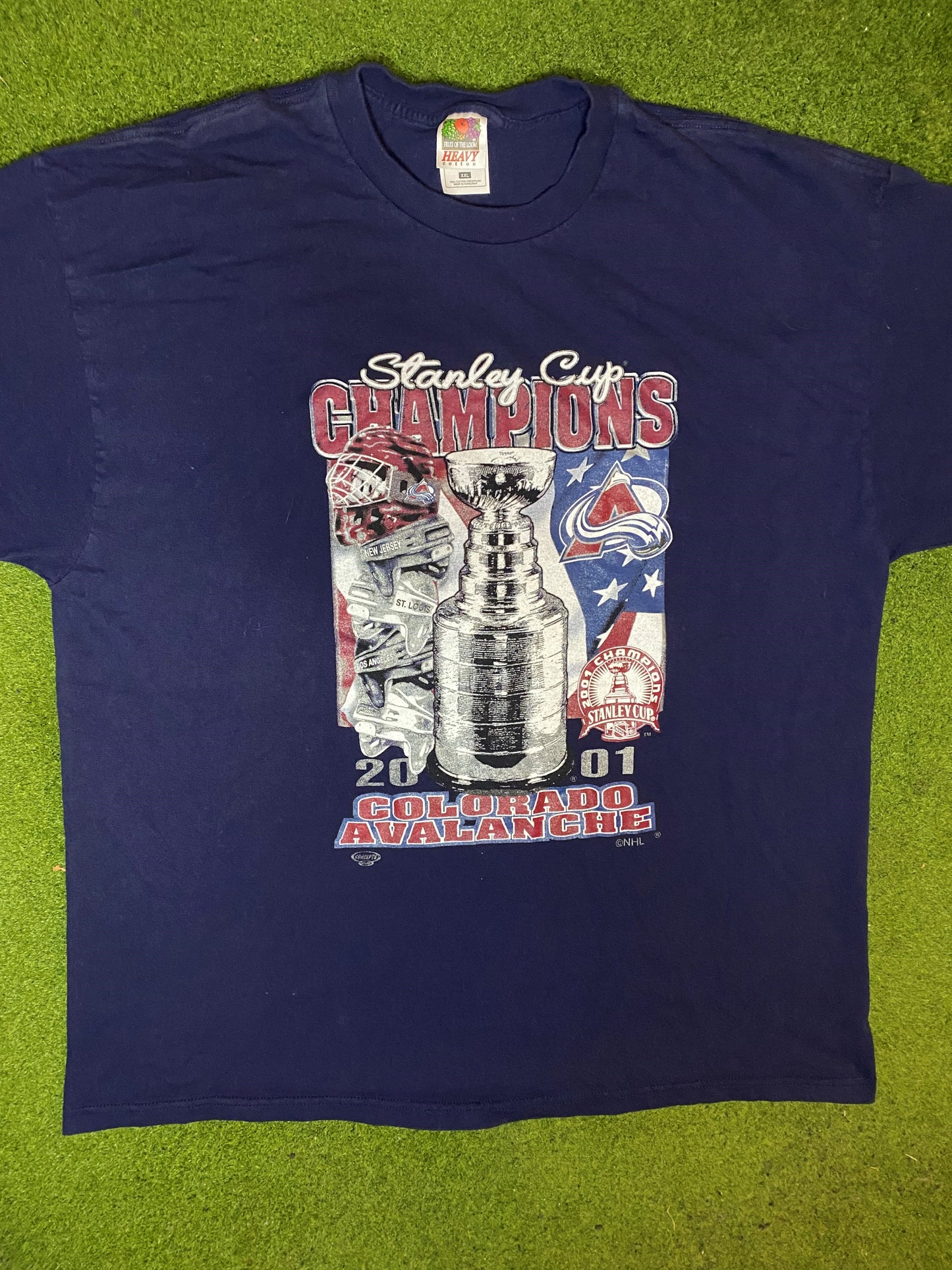 2001 Colorado Avalanche - Stanley Cup Champions - Vintage NHL T-Shirt (2XL)