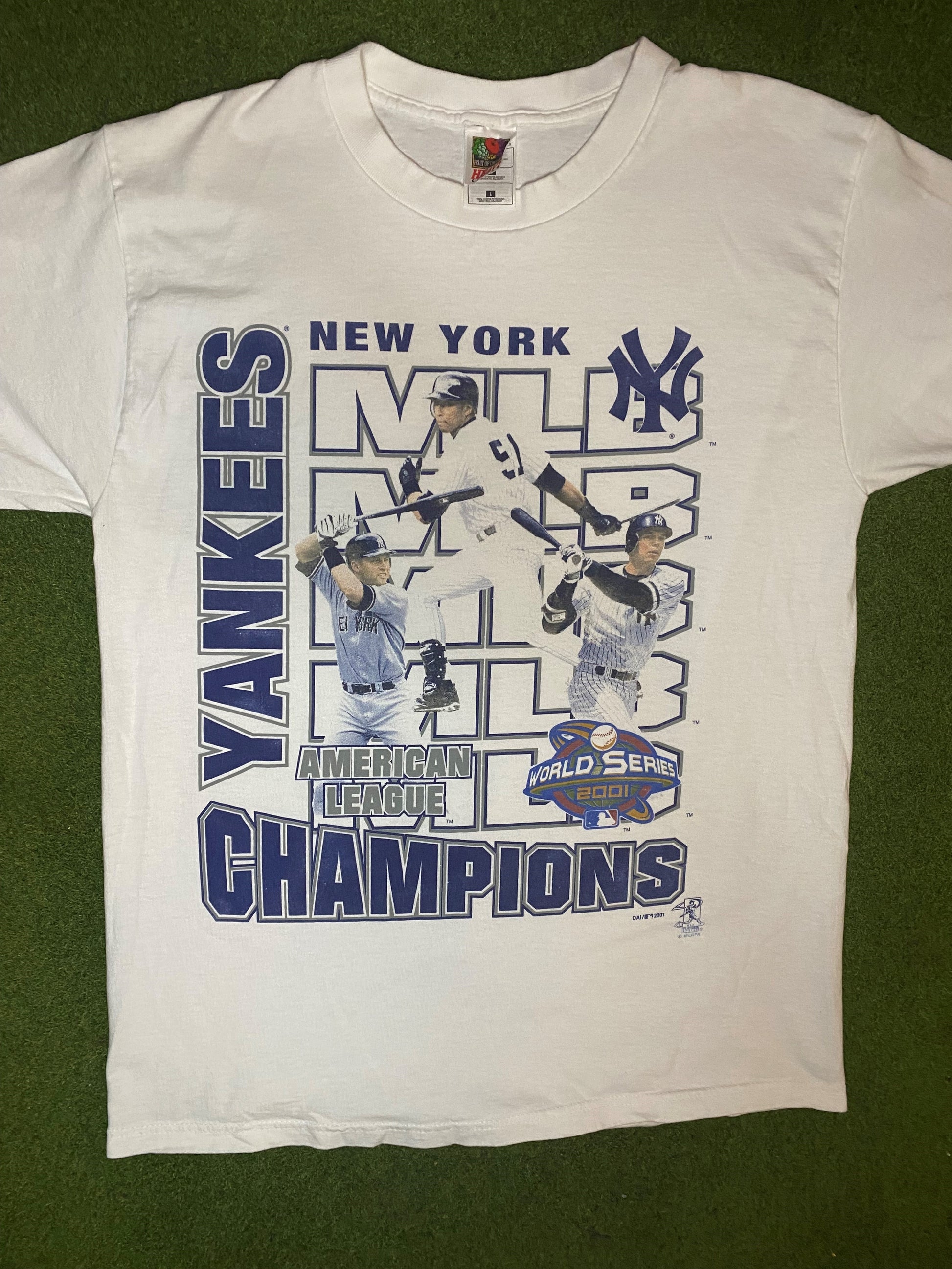 2001 New York Yankees - AL Champions Ft. Jeter, A-Rod And Bernie - Vintage MLB Player T-Shirt (Large) 