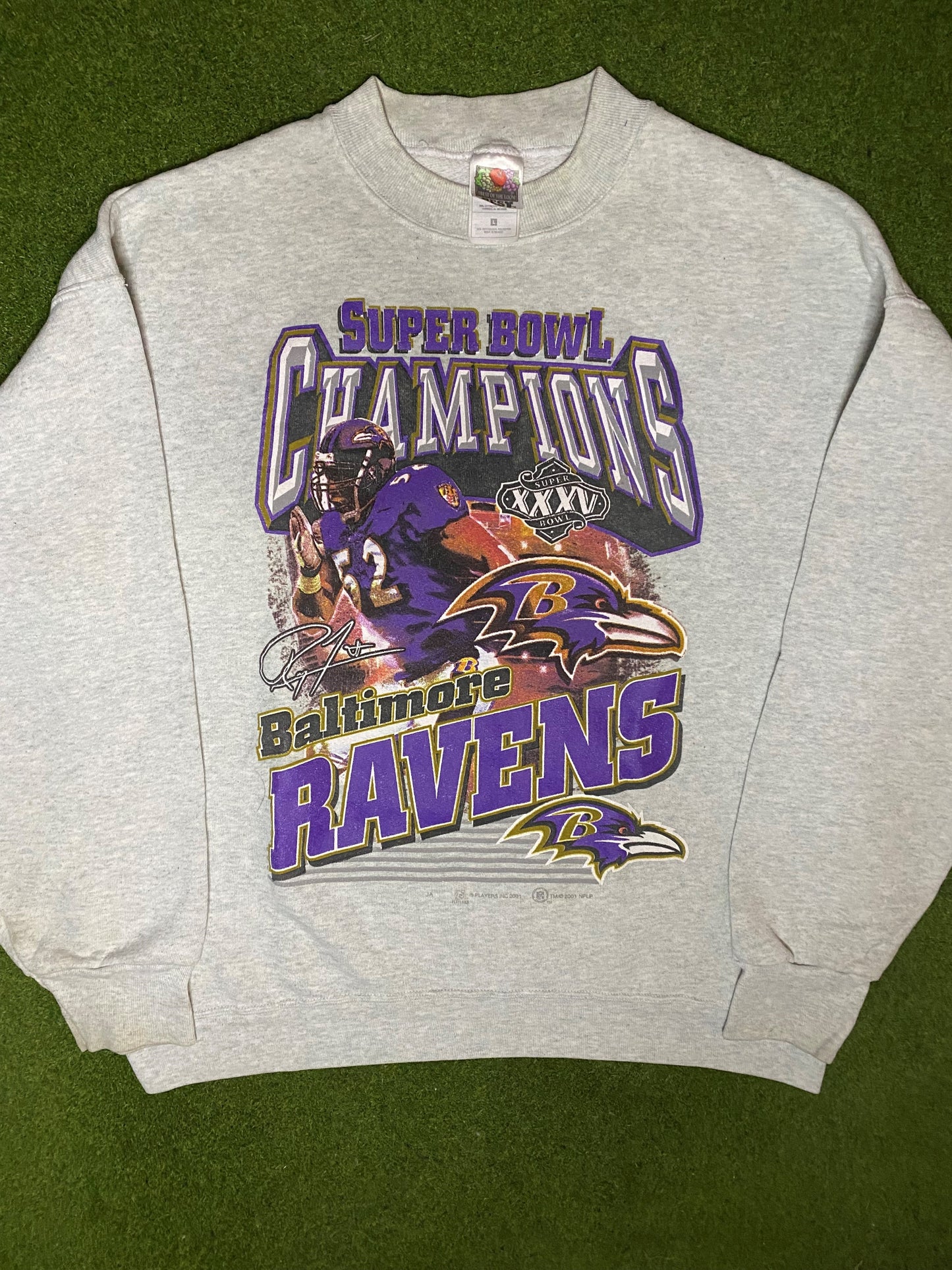 2001 Baltimore Ravens - Super Bowl Champions Ft. Ray Lewis - Vintage NFL Sweatshirt (Large) 