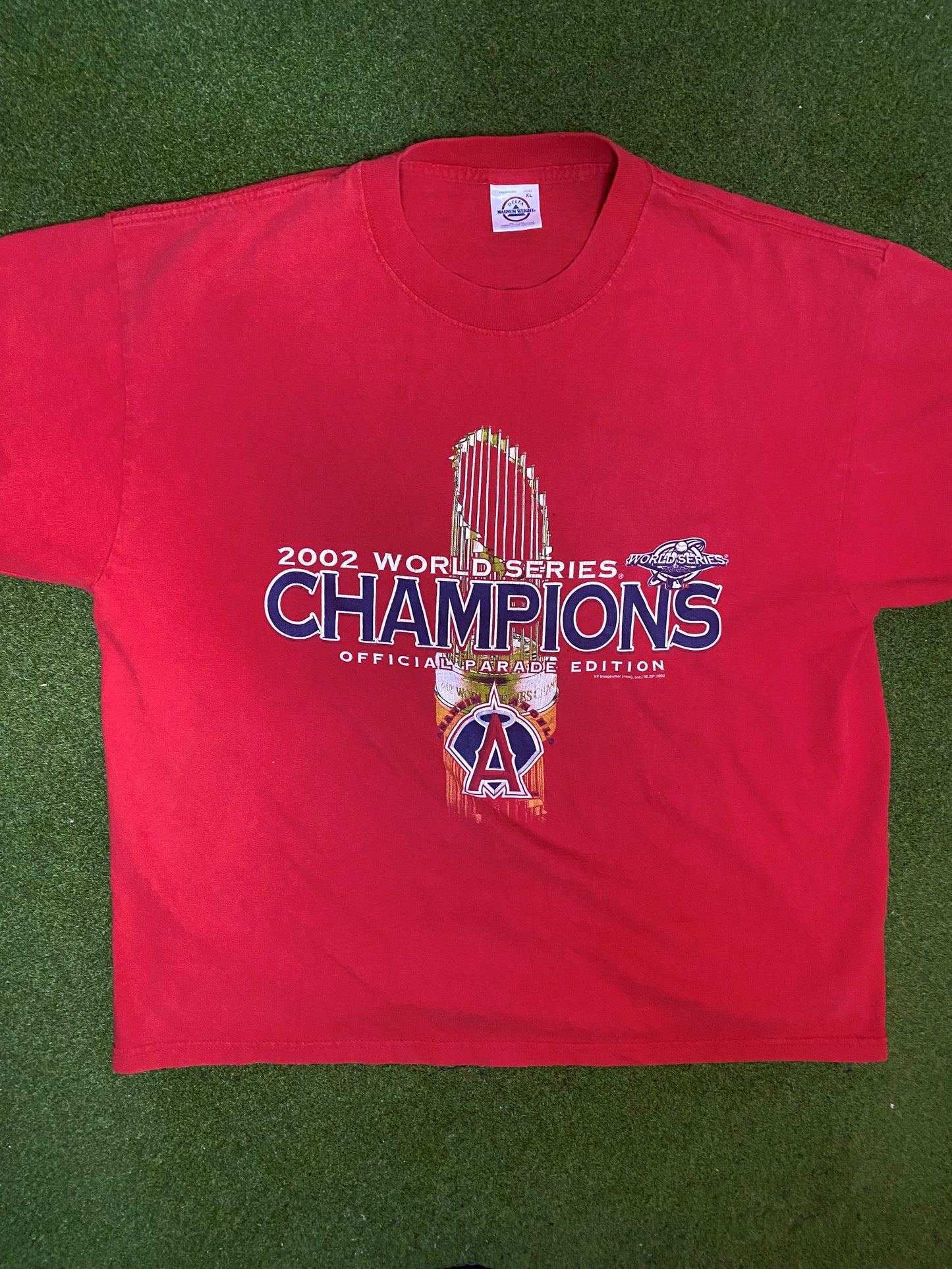 2002 Anaheim Angels - World Series Champions - Vintage MLB T-Shirt (XL)