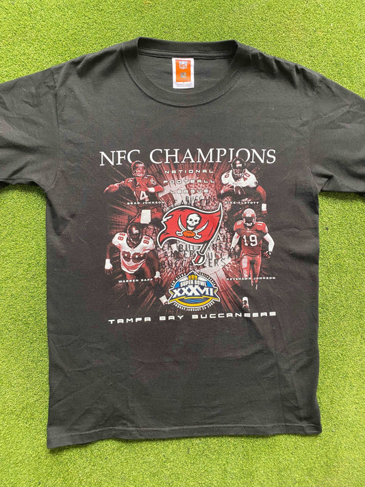 2002 Tampa Bay Buccaneers - NFC Champions - Double Sided Roster - Vintage NFL T-Shirt (Medium) Gametime Vintage