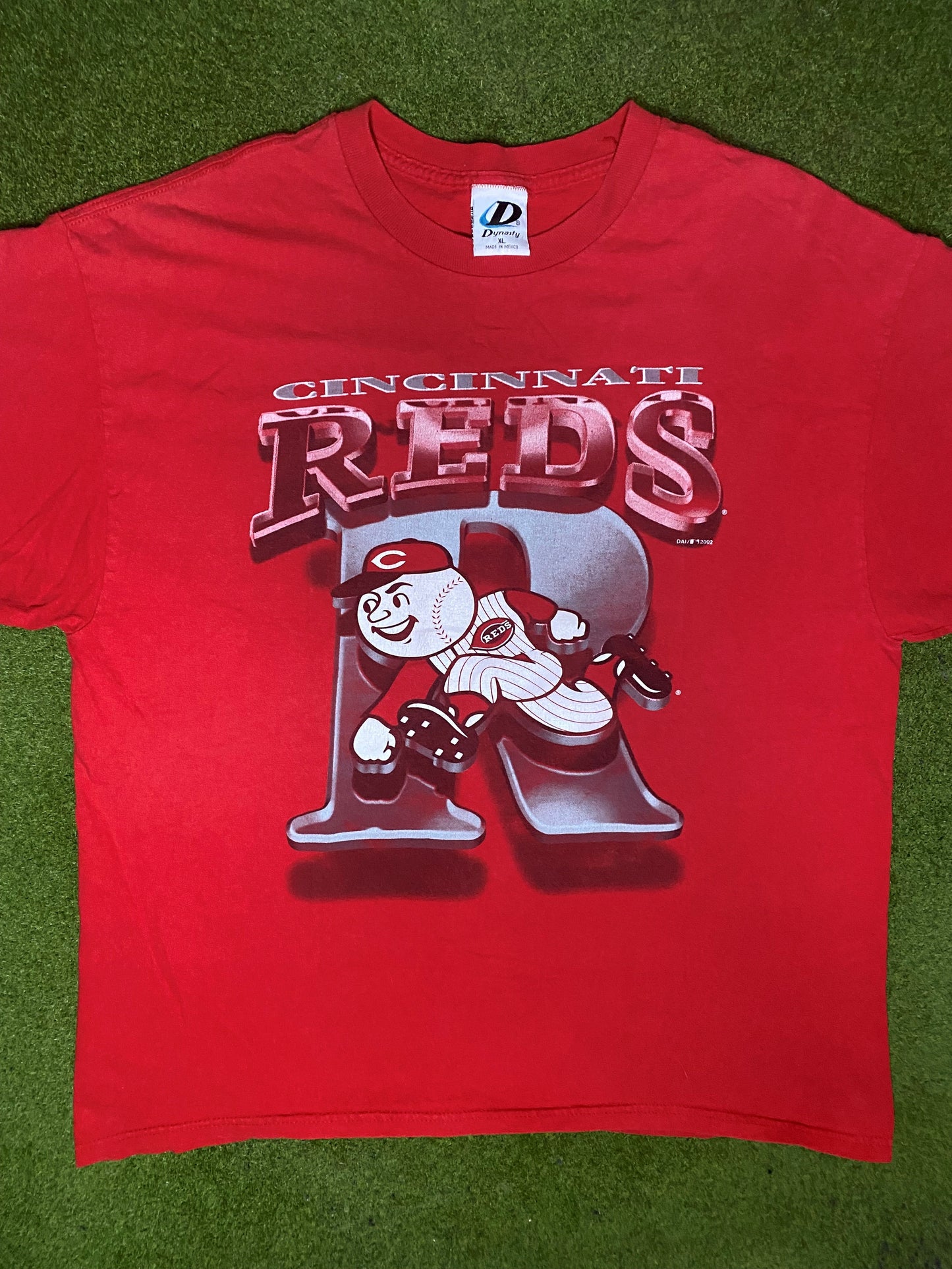 2002 Cincinnati Reds - Vintage MLB T Shirt (XL) - Gametime Vintage