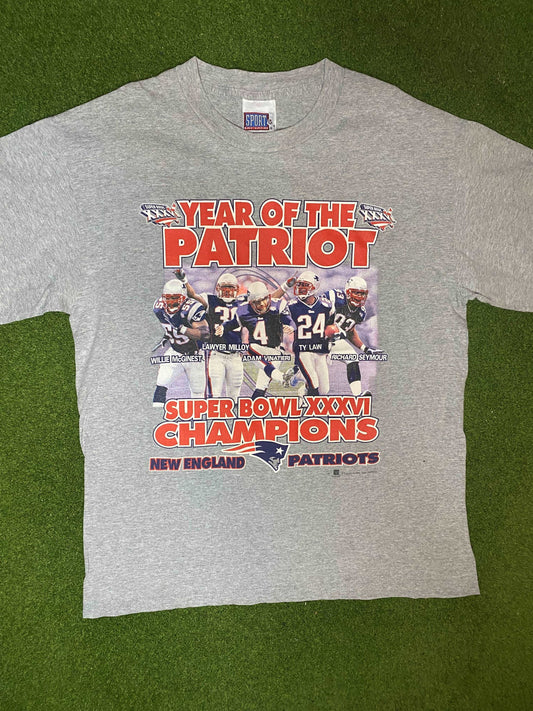 2002 New England Patriots - Super Bowl XXXVI Champions - Vintage NFL Player Tee Shirt (Large) Gametime Vintage