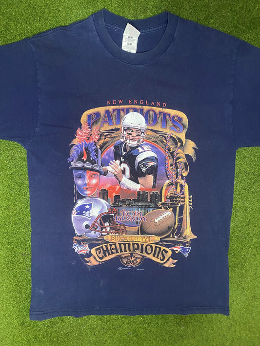 2002 New England Patriots - Super Bowl Champions - Tom Brady - Vintage NFL T-Shirt (Medium)