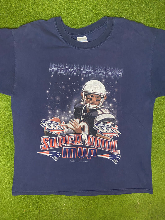 2002 New England Patriots - Tom Brady Super Bowl MVP - Vintage NFL Player T-Shirt (Large) Gametime Vintage