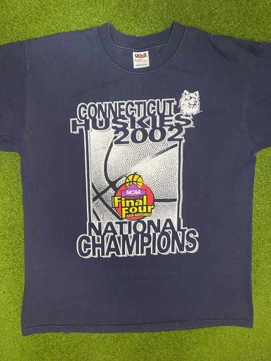 2002 UConn Huskies - National Champions - Vintage Women's College Basketball T-Shirt (Large) Gametime Vintage