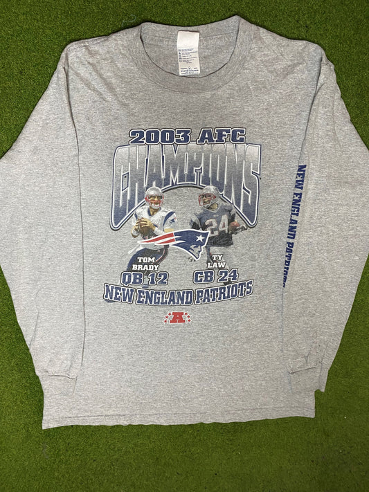 2003 New England Patriots - Tom Brady and Ty Law - Vintage NFL Player Long Sleeve (Medium) Gametime Vintage