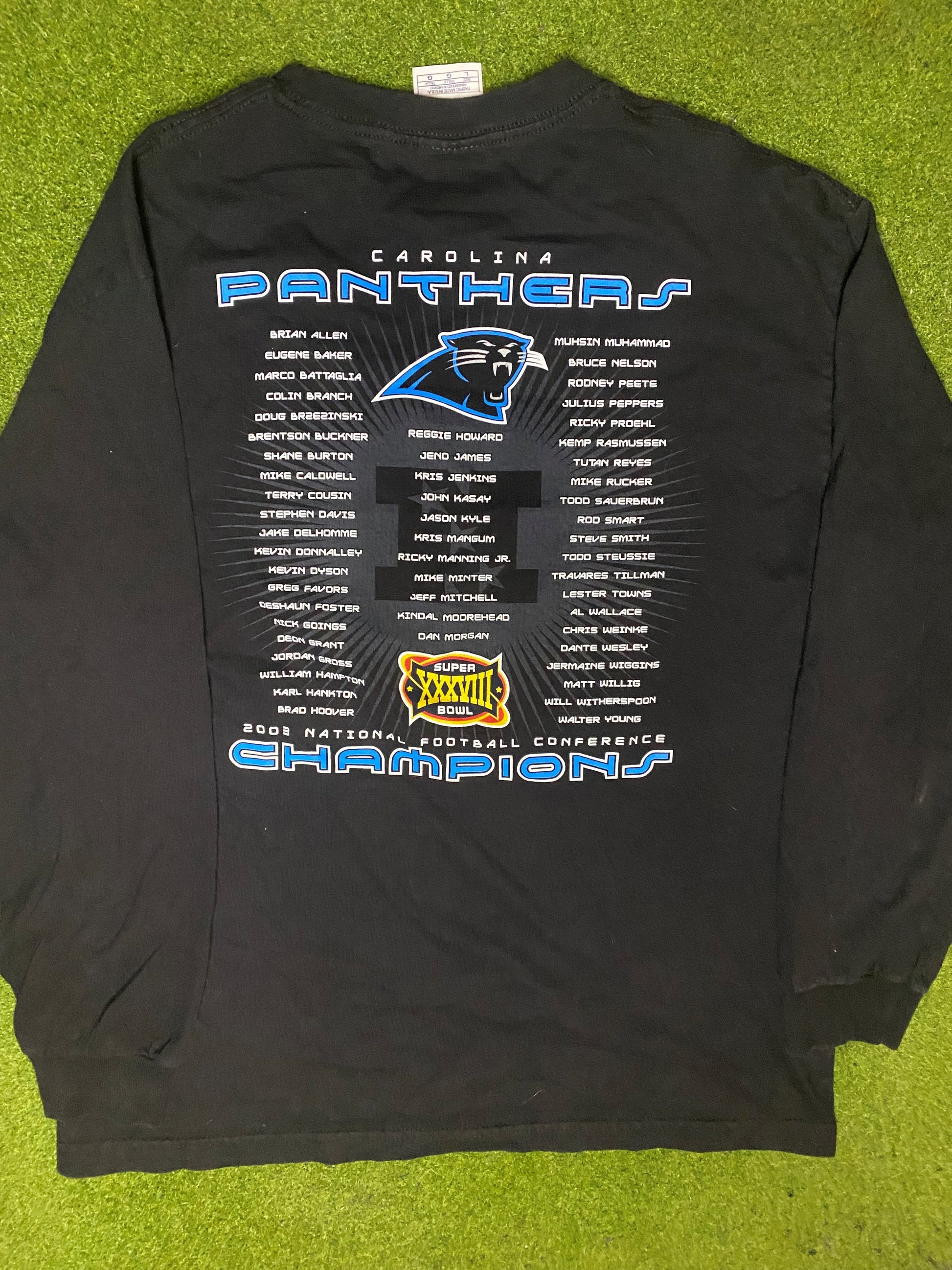 2003 Carolina Panthers - NFC Champions Ft. Julius Peppers - Double Sided Vintage NFL Long-Sleeve Shirt (Large) - Gametime Vintage