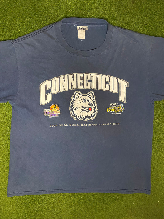 2004 UConn Huskies - Dual National Champions - Vintage College Basketball Tee (Large) Gametime Vintage