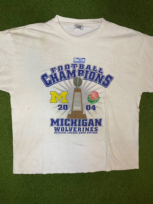 2004 Michigan Wolverines - Big 10 Champions - Vintage College Football T-Shirt (XL)