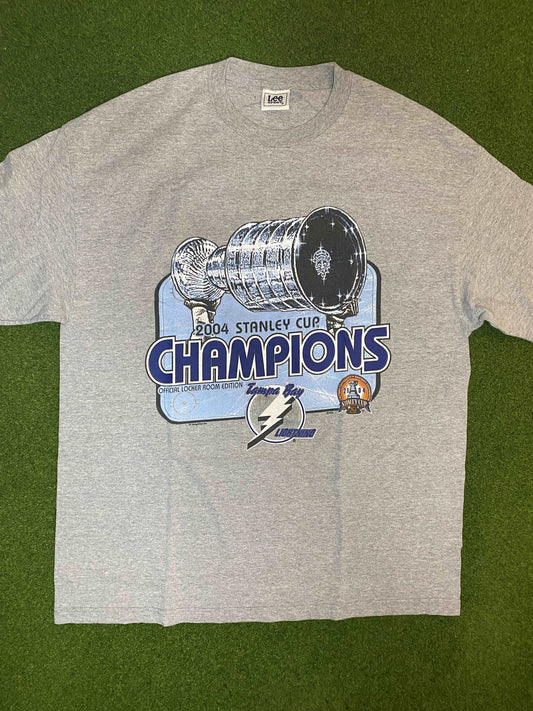 2004 Tampa Bay Lightning - Stanley Cup Champions - Vintage NHL Tee Shirt (XL)