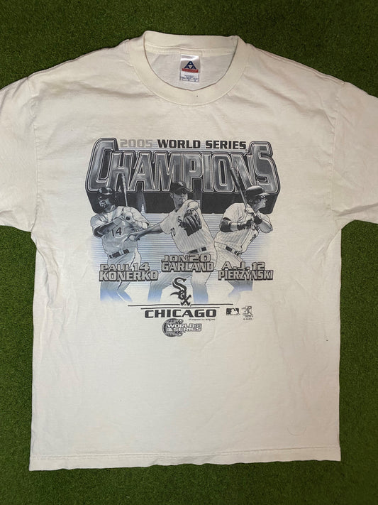 2005 Chicago White Sox - World Series Champions - Vintage MLB Player Tee (Large)