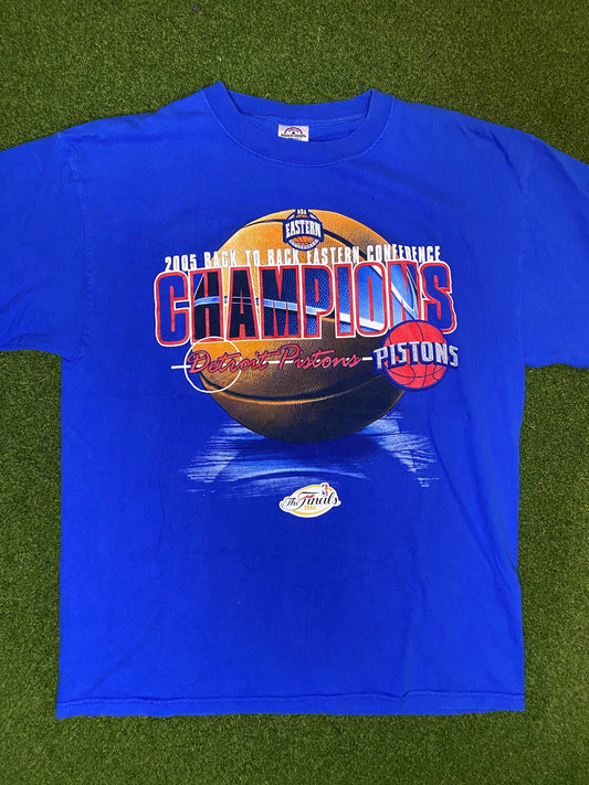 2005 Detroit Pistons - Big Logo - Back to Back Conf Champs - Vintage NBA Tee Shirt (Large)