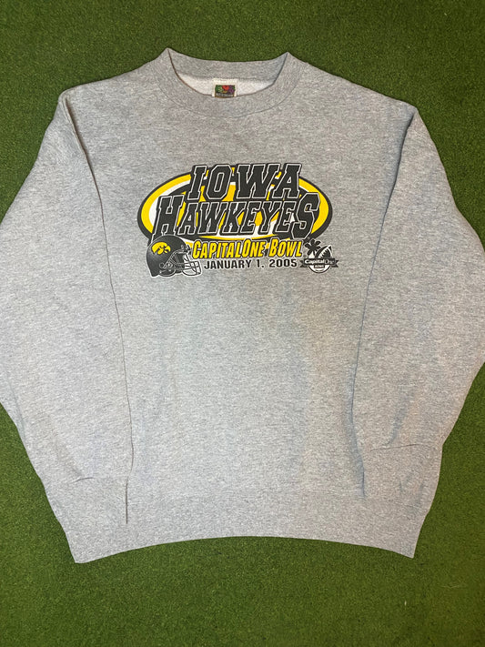 2005 Iowa Hawkeyes - Capital One Bowl - Vintage College Football Crewneck Sweatshirt (XL) - Gametime Vintage