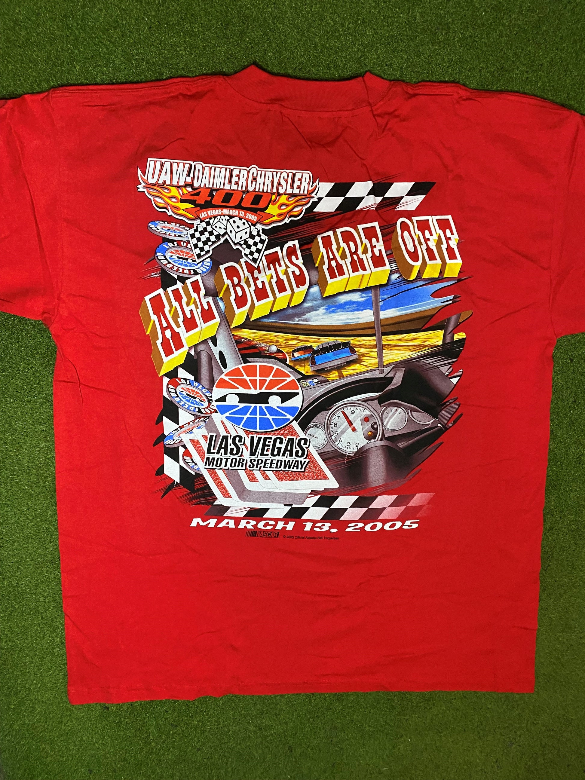 2005 UAW-Daimler Chrysler 400 - Las Vegas - Vintage NASCAR T-Shirt (XL) 