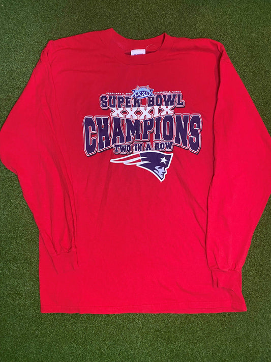 2005 New England Patriots - Super Bowl XXXIX Champions - Vintage NFL Tee Shirt (Large)