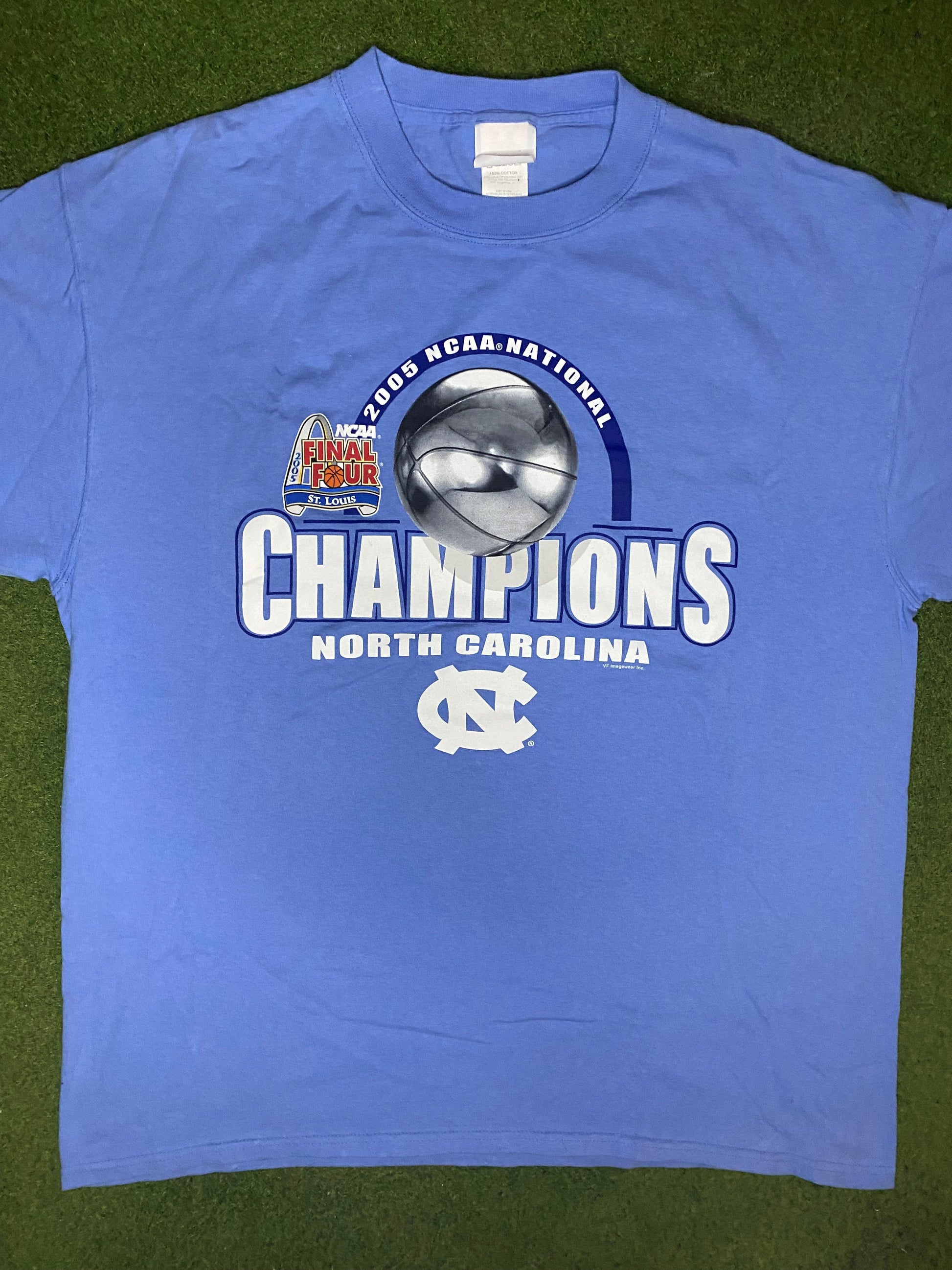 2005 North Carolina Tar Heels - National Champions - Vintage College T-Shirt (XL) - Gametime Vintage