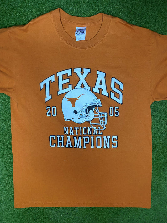 2005 Texas Longhorns - National Champions - Vintage College Football T Shirt (Medium) - Gametime Vintage