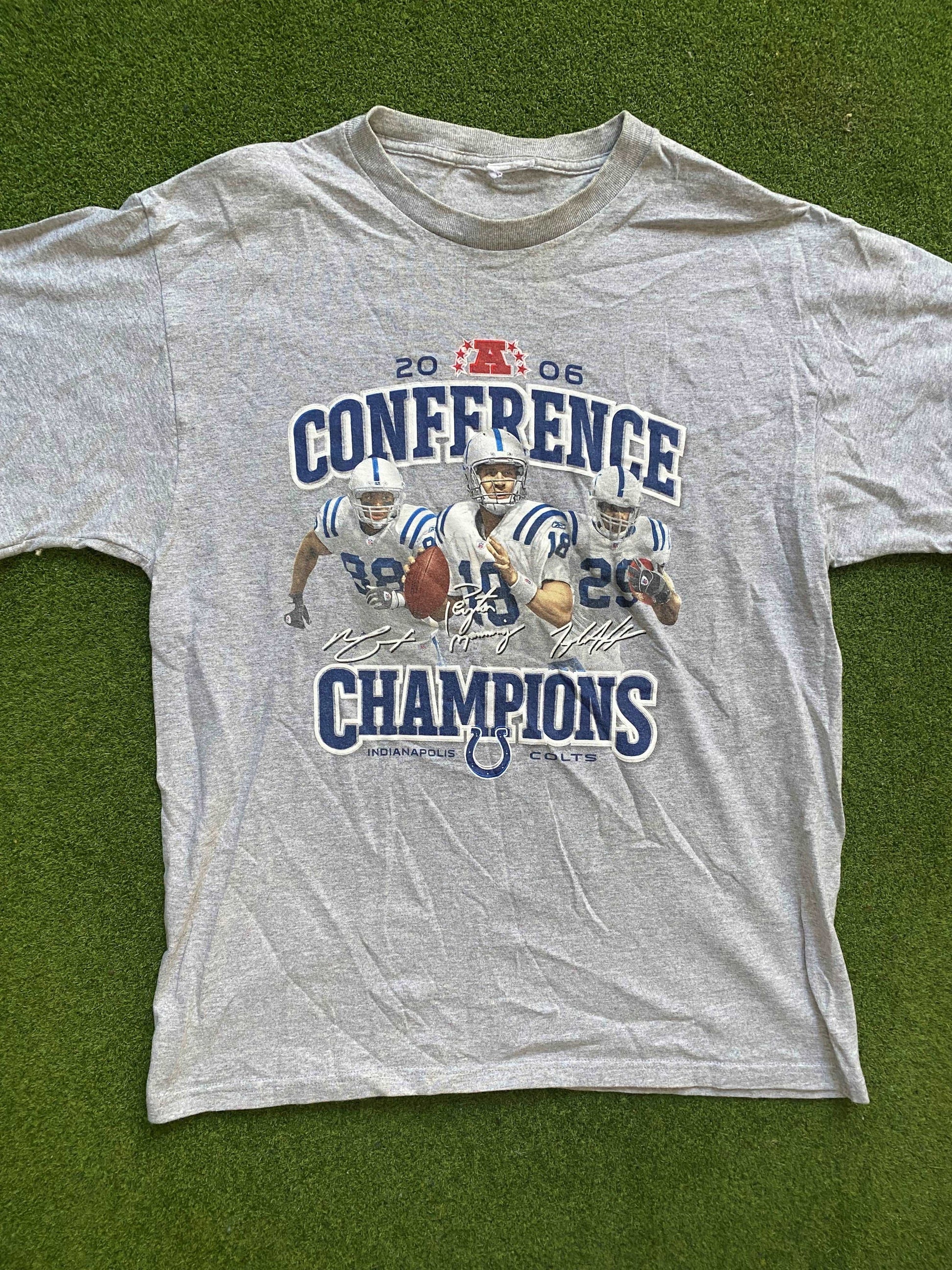 2006 Indianapolis Colts - AFC Champs ft. Peyton Manning and Marvin Harrison - Vintage NFL T-Shirt (Large)