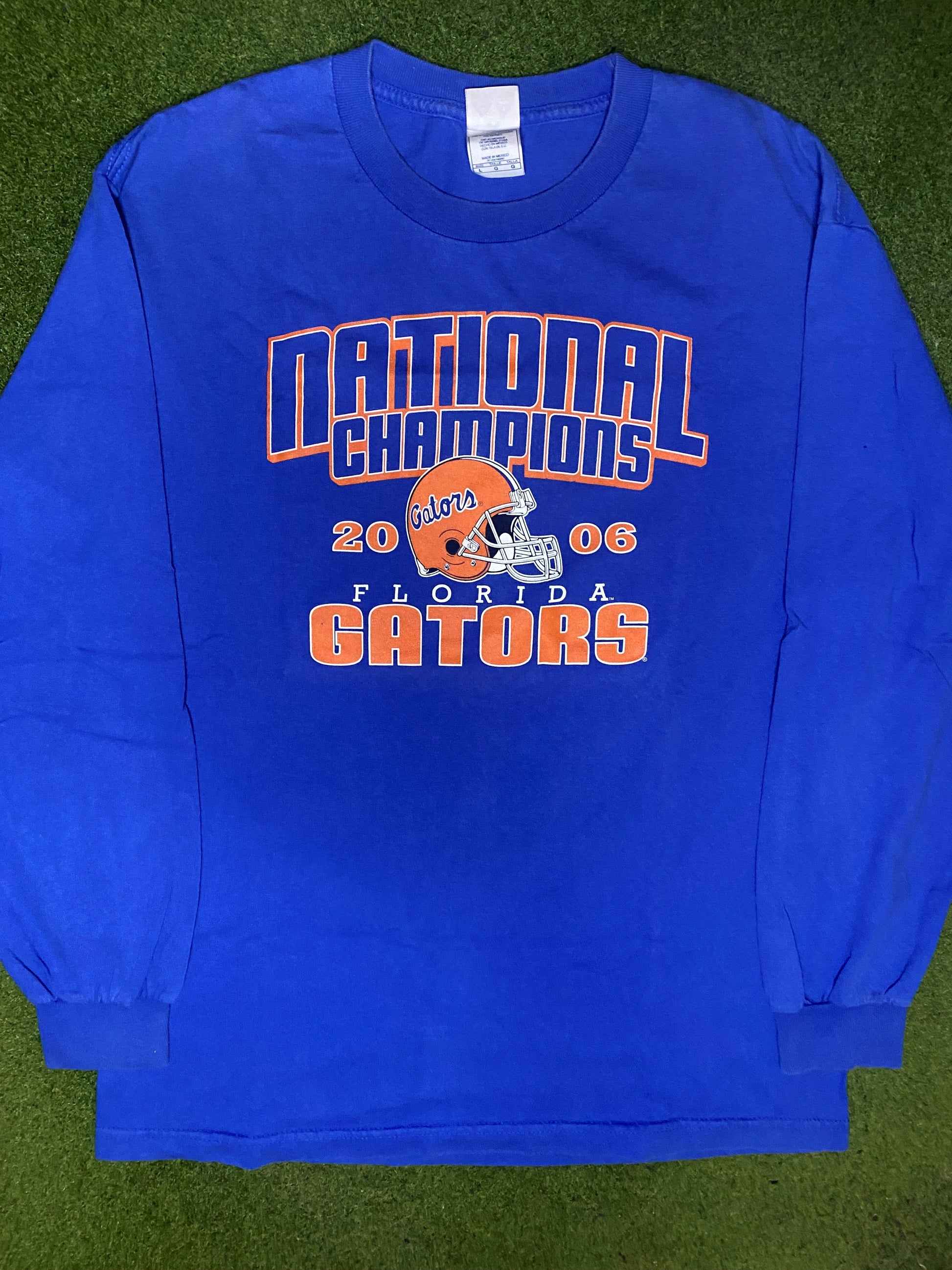 2006 Florida Gators - National Champions - Vintage College Long Sleeve (Large) - Gametime Vintage