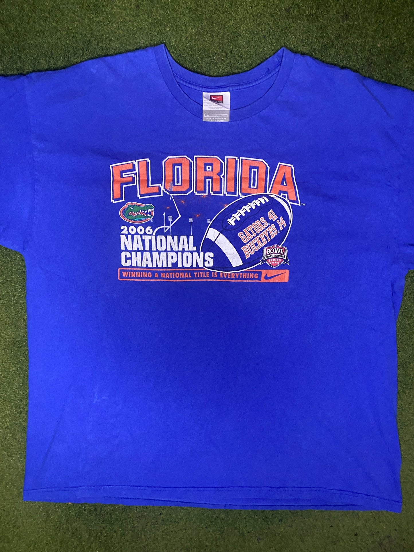 2006 Florida Gators - Nike - National Champions - Vintage College T-Shirt (XL) Gametime Vintage