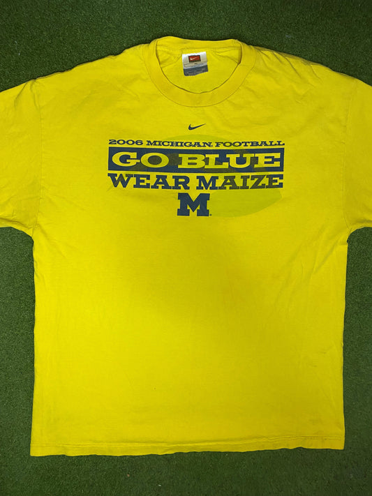 2006 Michigan Wolverines - Nike - Vintage College Football T-Shirt (XL) - Gametime Vintage