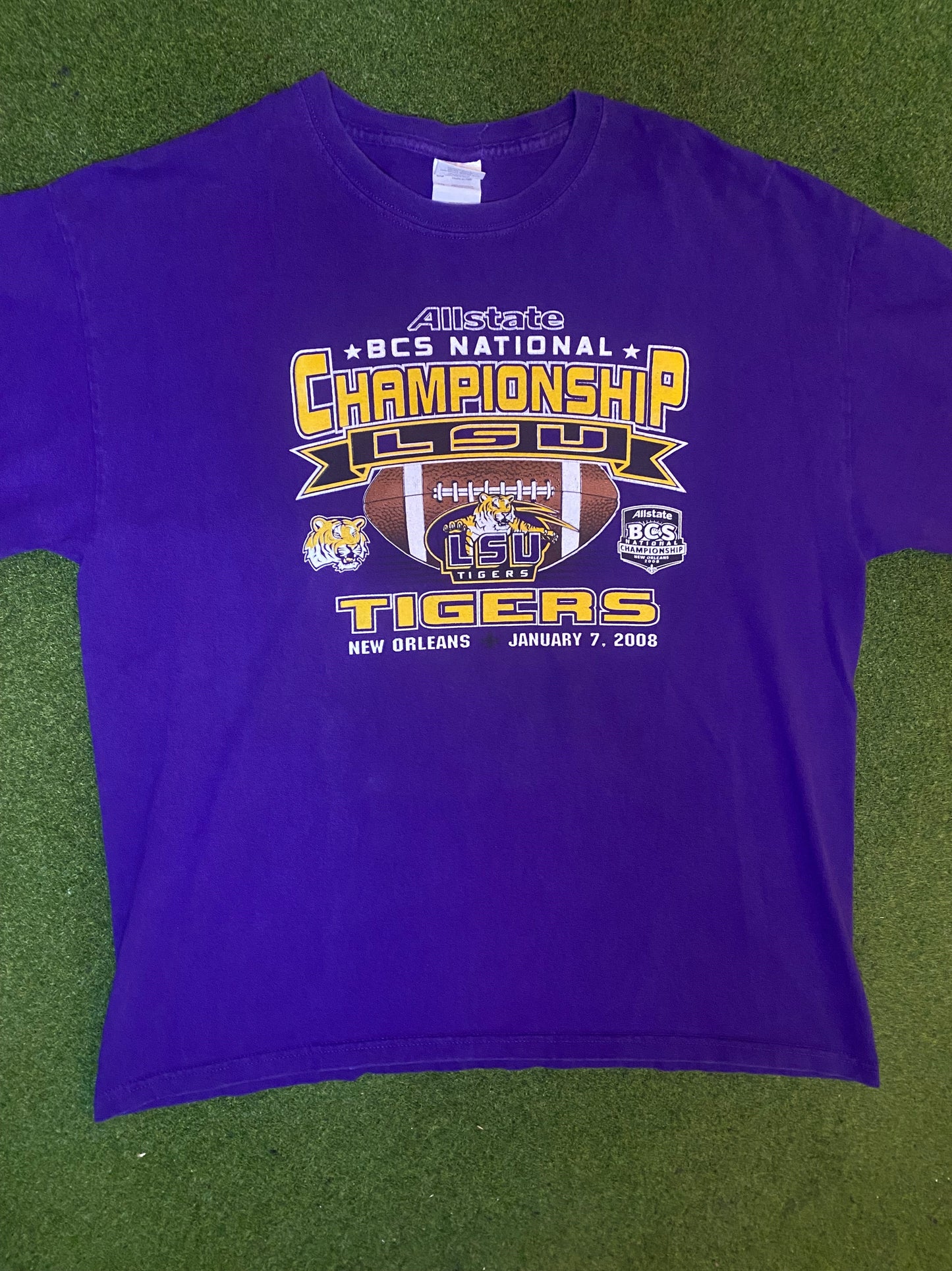 2007 LSU Tigers - National Champions - Vintage College Football T-Shirt (XL)