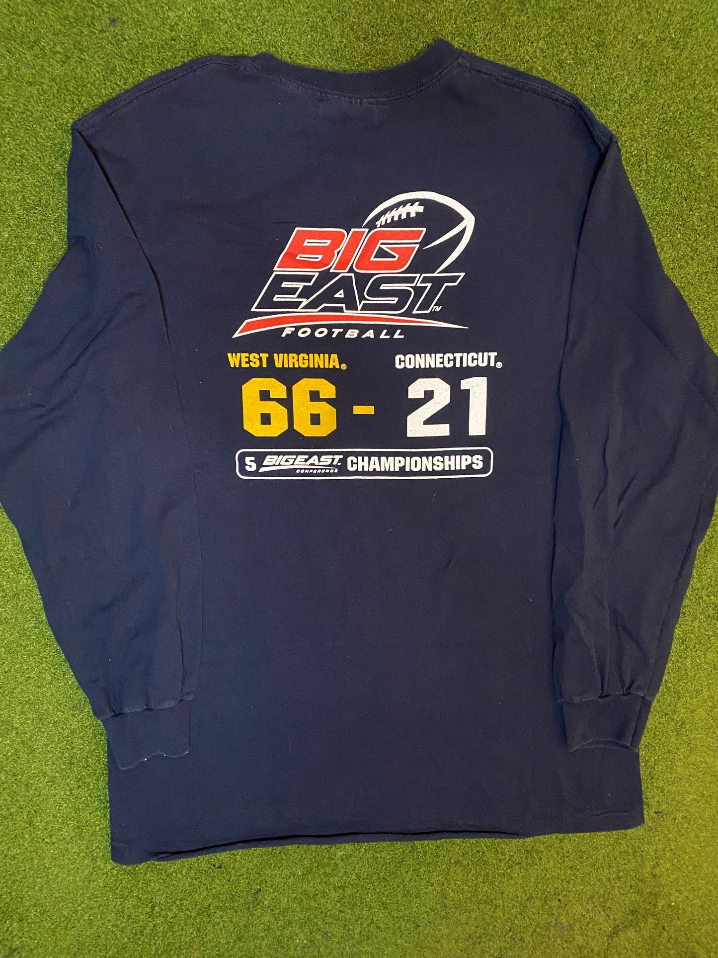 2007 West Virgnia Mountaineers - Big East Champions - Vintage College Football Long Sleeve (Large)