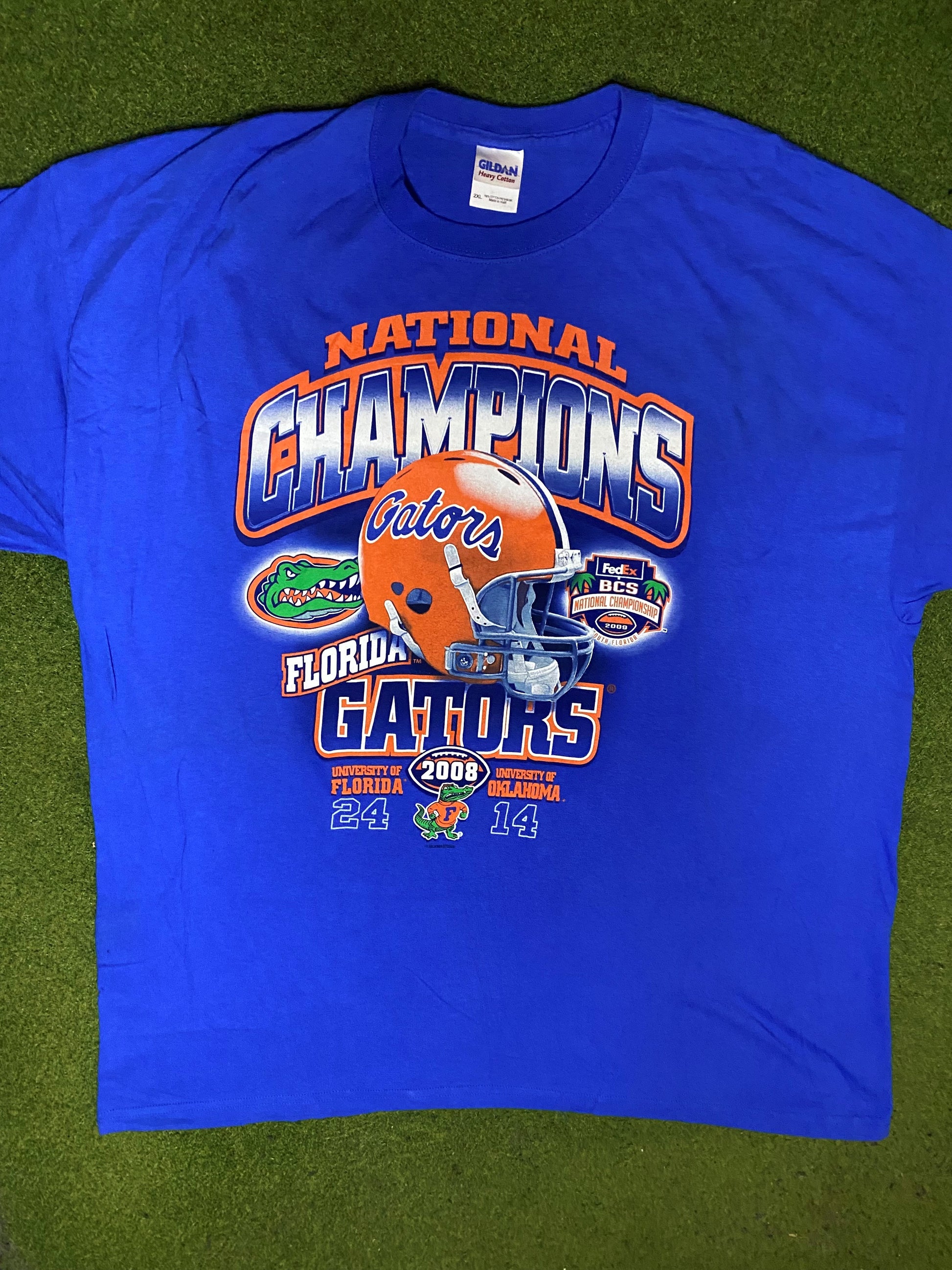 2008 Florida Gators - National Champions - Vintage College Football T-Shirt (2XL)