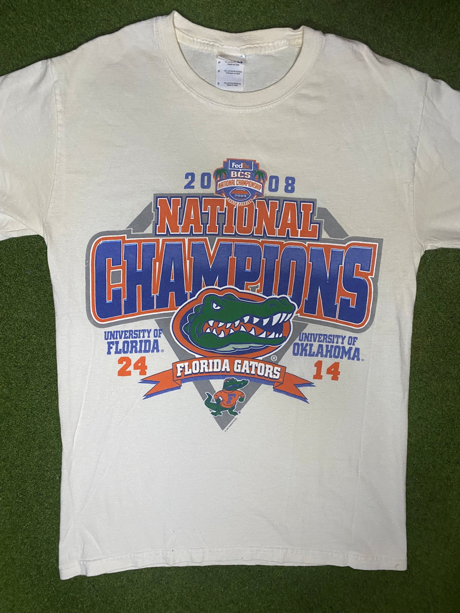 2008 Florida Gators - National Champions - Vintage College Tee (Small) - Gametime Vintage