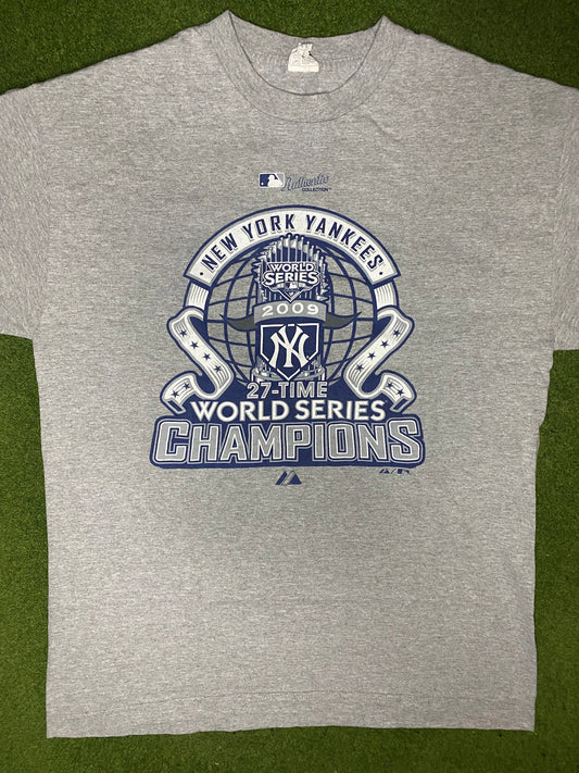 2009 New York Yankees - World Series Champions - Vintage MLB T Shirt (Large) - Gametime Vintage