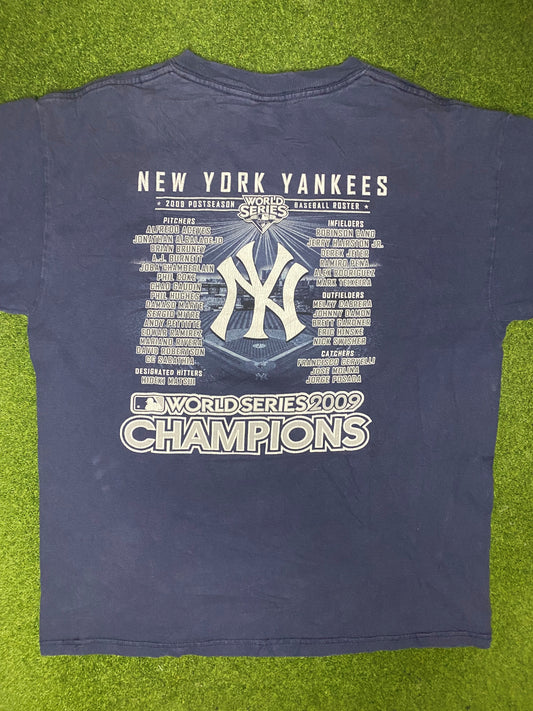 2009 New York Yankees - Double Sided Roster - Vintage MLB T Shirt (Medium) - Gametime Vintage