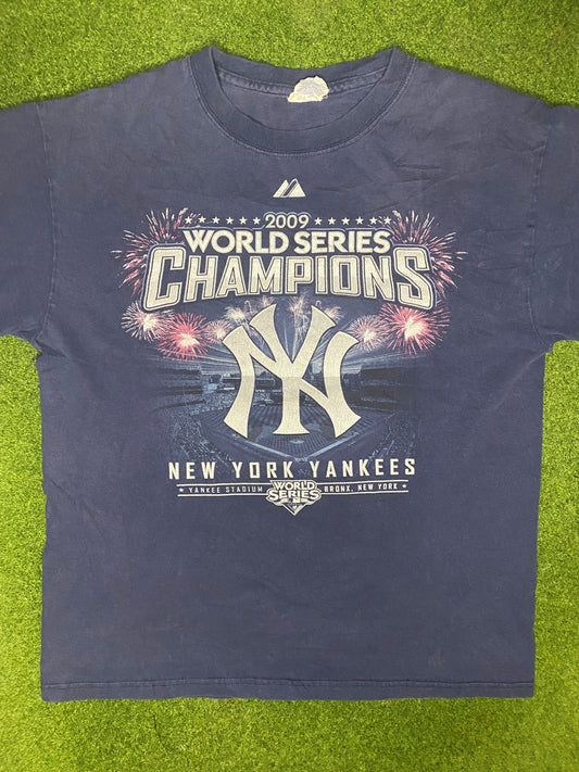 2009 New York Yankees - Double Sided Roster - Vintage MLB T Shirt (Medium) - Gametime Vintage
