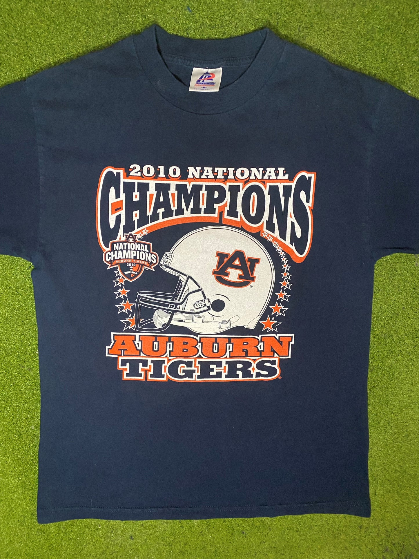 2010 Auburn Tigers - National Champions - Vintage College T Shirt (Medium) - Gametime Vintage