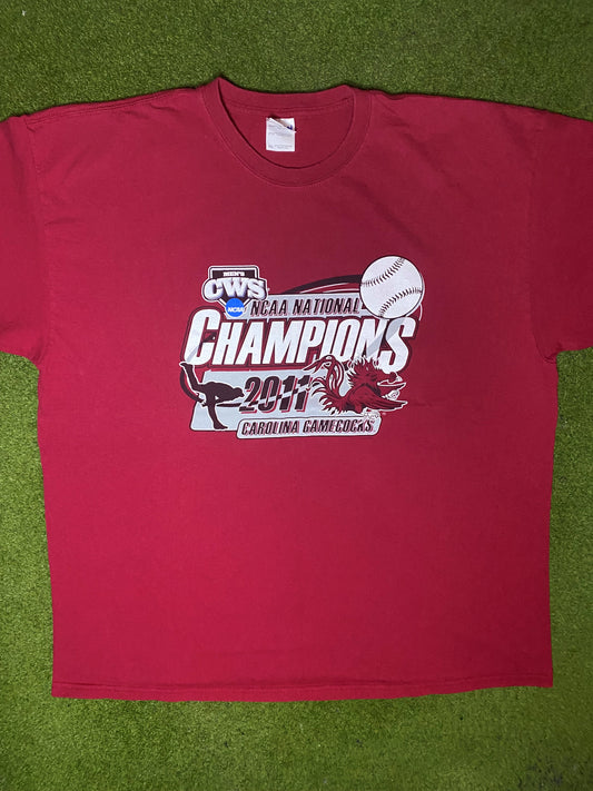 2011 South Carolina Gamecocks - National Champions - Vintage College Baseball T Shirt (2XL) - Gametime Vintage