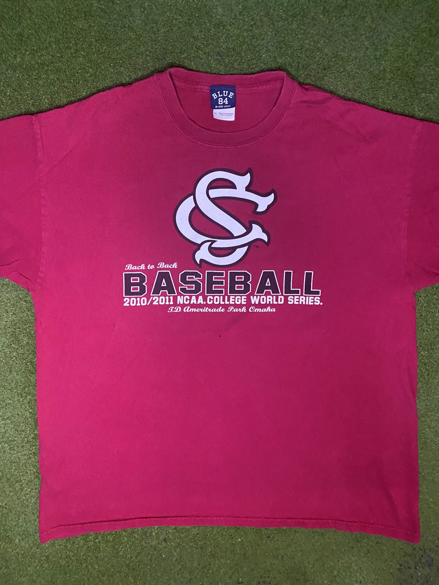 2011 South Carolina Gamecocks - Back to Back National Champions - Vintage College Baseball T Shirt (XL)