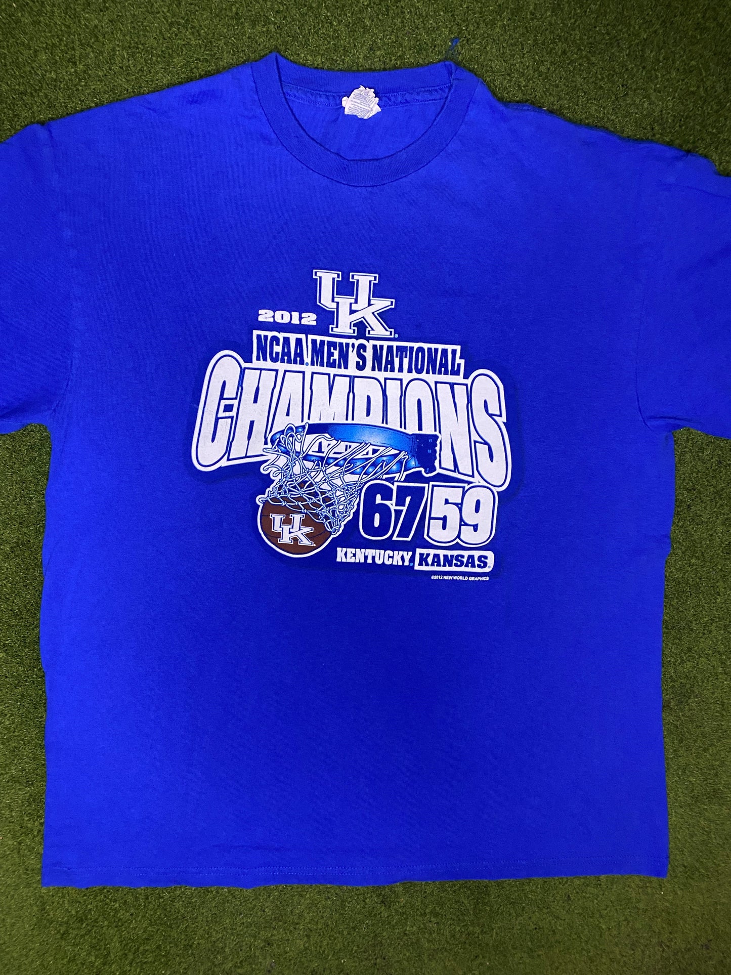 2012 Kentucky Wildcats - National Champions - Vintage College Basketball T-Shirt (Large)