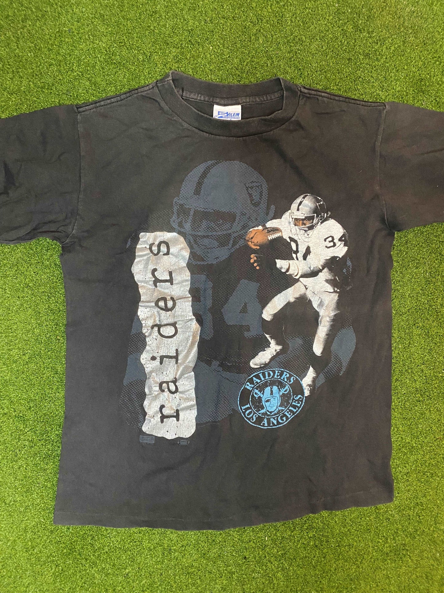 80s Los Angeles Raiders - Bo Jackson - Vintage NFL Player T-Shirt (Small) Gametime Vintage