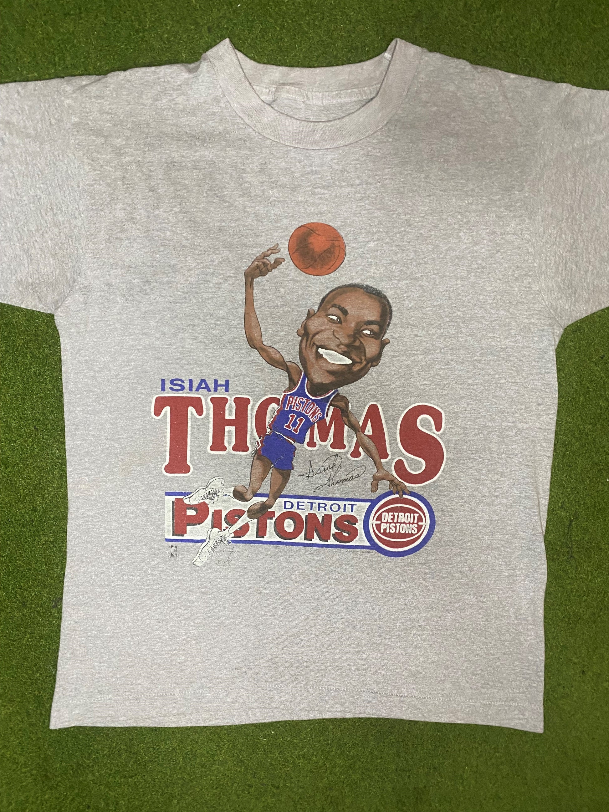 80s Detroit Pistons - Isiah Thomas - Vintage NBA Player T-Shirt (Medium) 