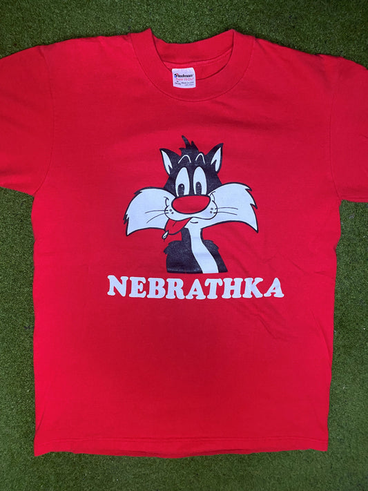 80s Nebraska Cornhuskers - Sylvester Nebraska - Vintage College T-Shirt (Medium)