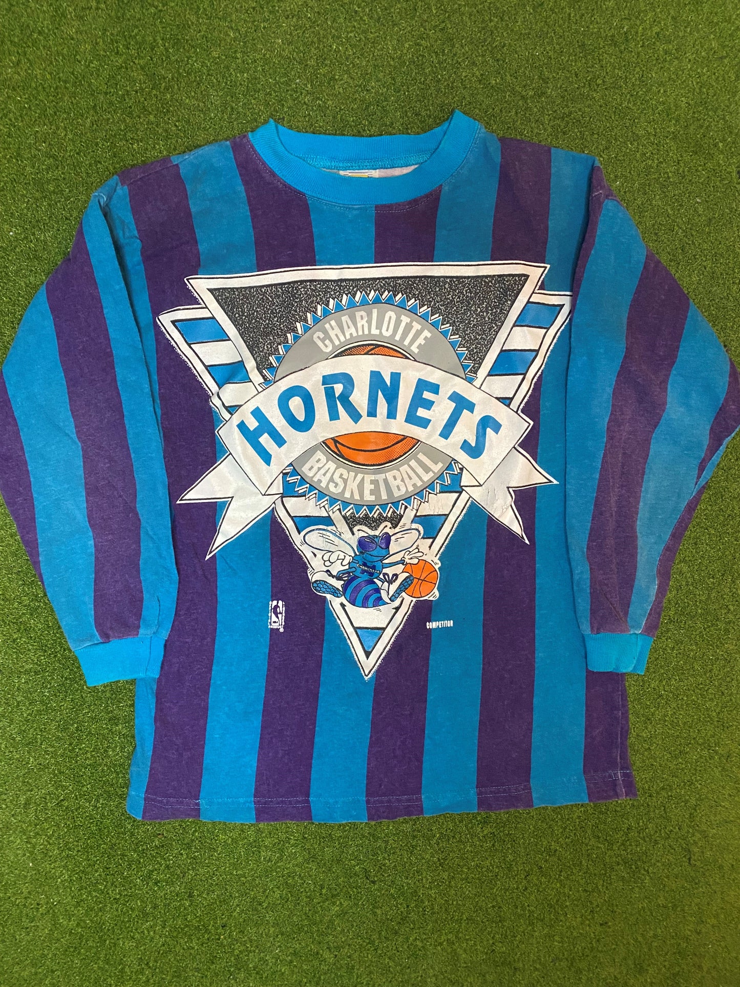 90s Charlotte Hornets - Vintage NBA Long Sleeve (Youth Medium)