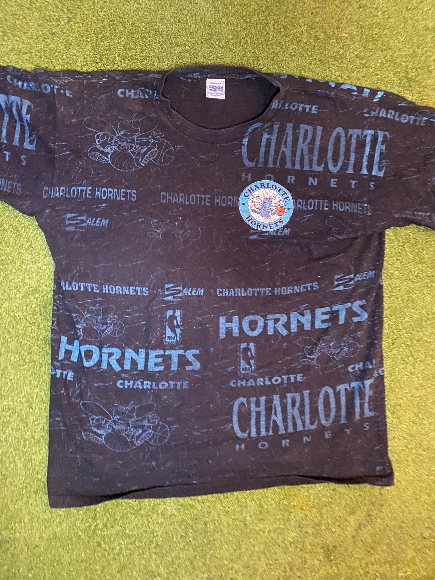 90s Charlotte Hornets - Print All Over - Vintage NBA T-Shirt (XL)