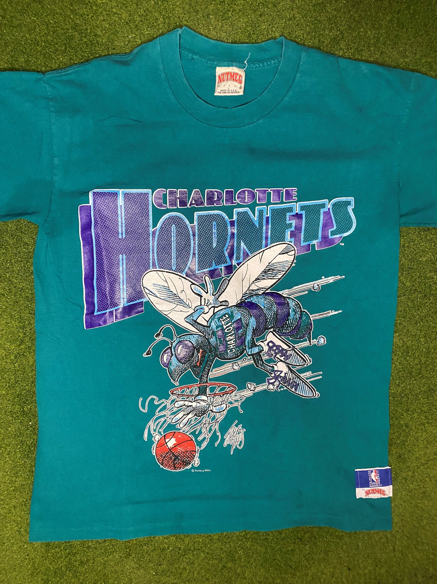 90s Charlotte Hornets - Vintage NBA T Shirt (Large) - Gametime Vintage