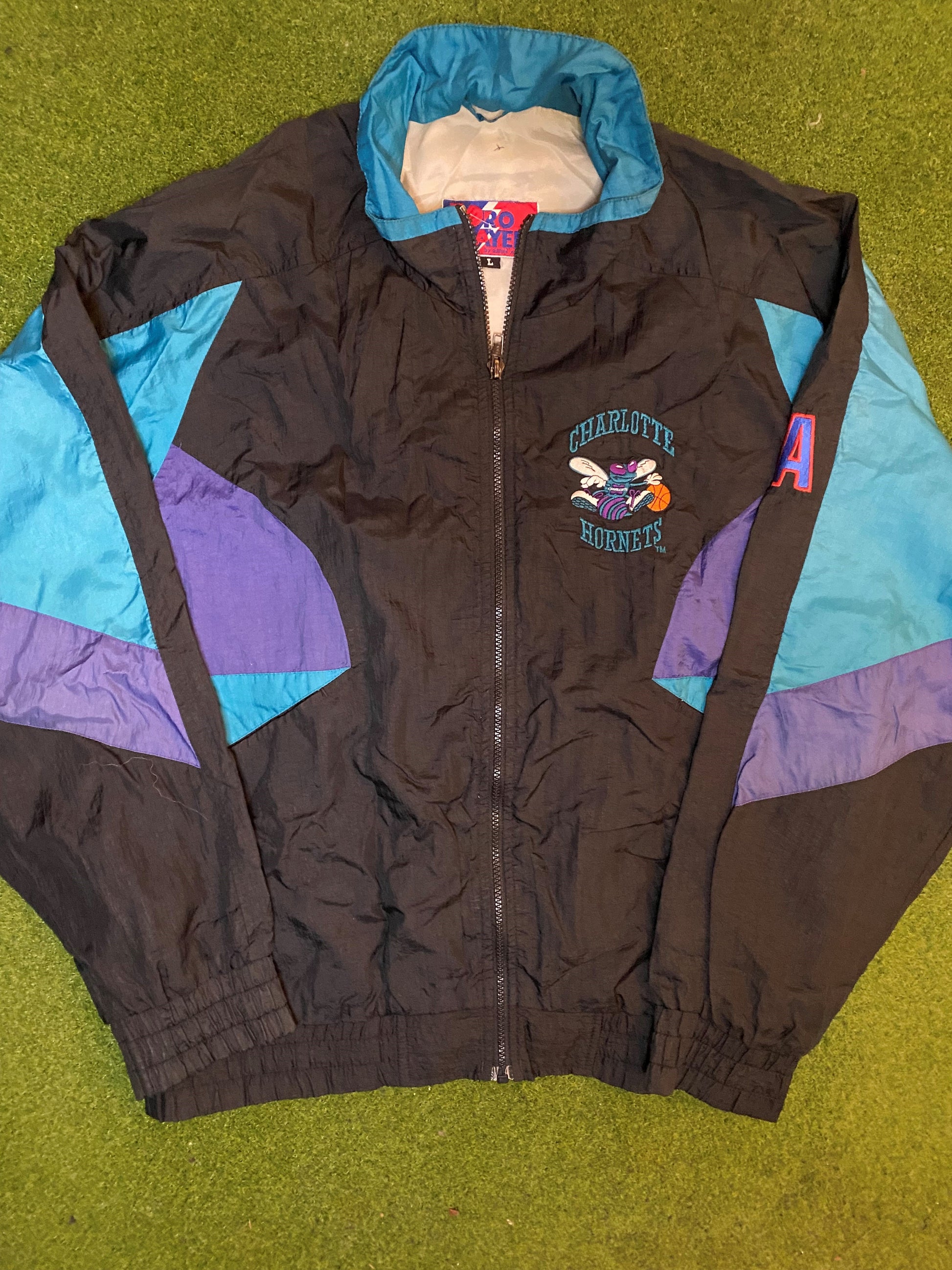 90s Charlotte Hornets - Vintage NBA Windbreaker (Large) 