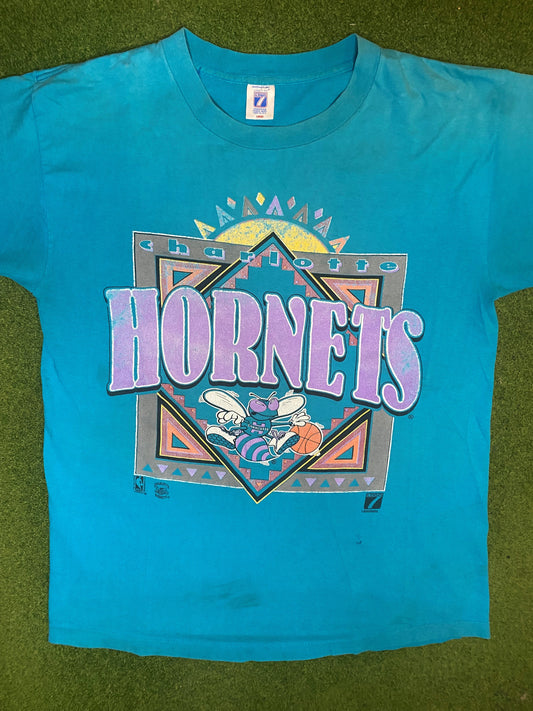 90s Charlotte Hornets - Vintage NBA T-Shirt (Large) Gametime Vintage