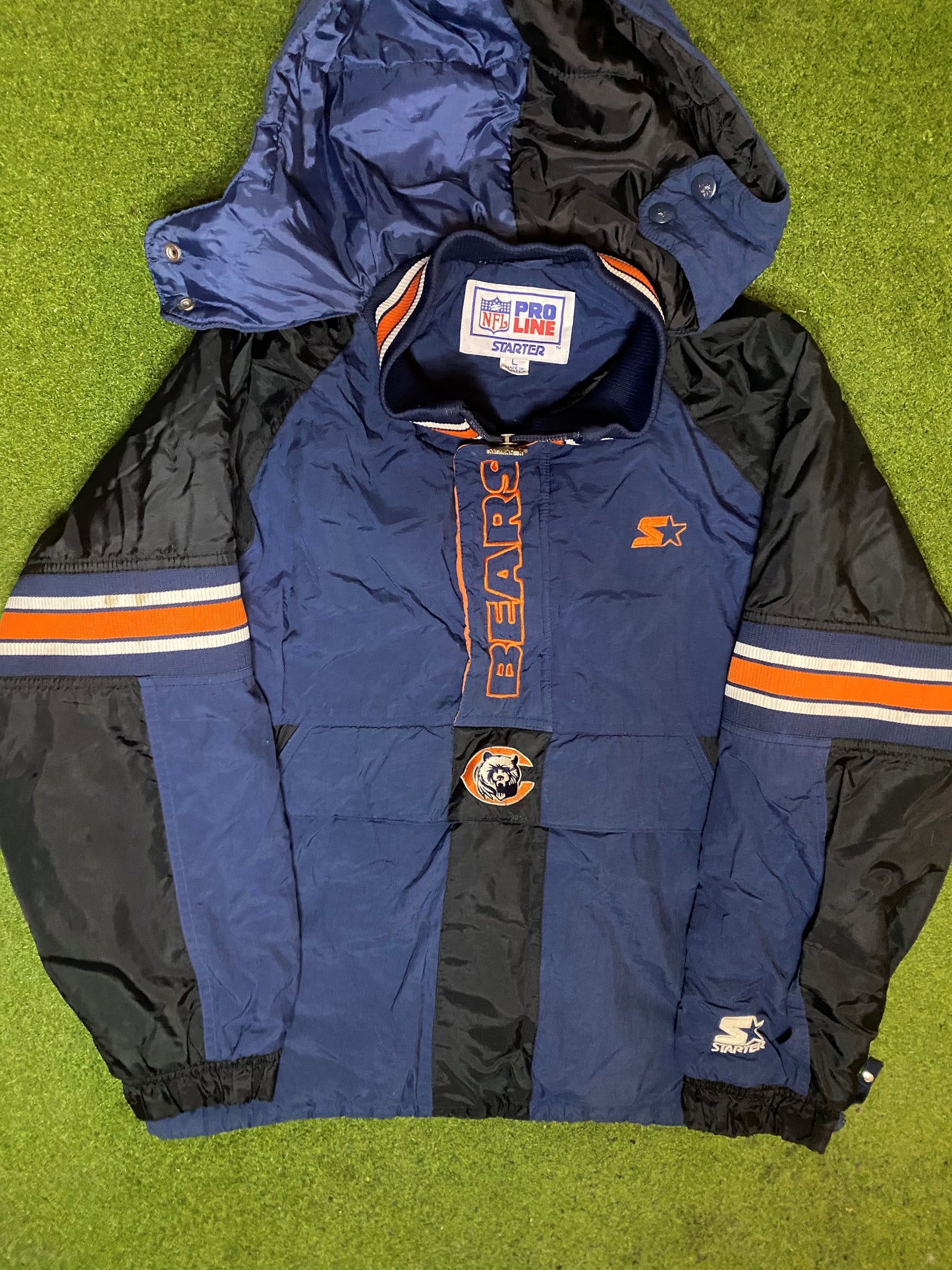 90s Chicago Bears - Vintage NFL Winter Jacket (Youth Large) Gametime Vintage