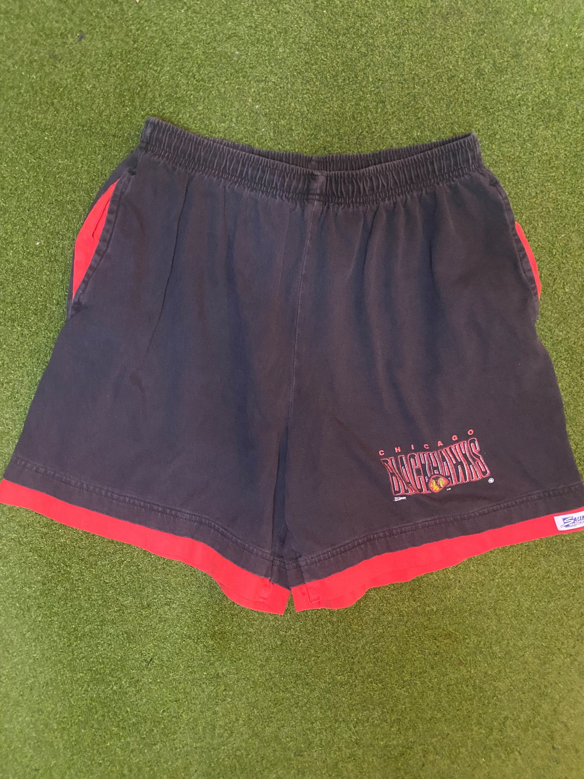 90s Chicago Blackhawks - Vintage NHL Shorts (XL)