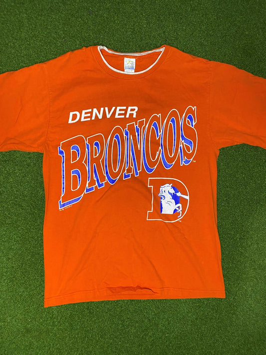 90s Denver Broncos - Vintage NFL Tee Shirt (Medium) Gametime Vintage